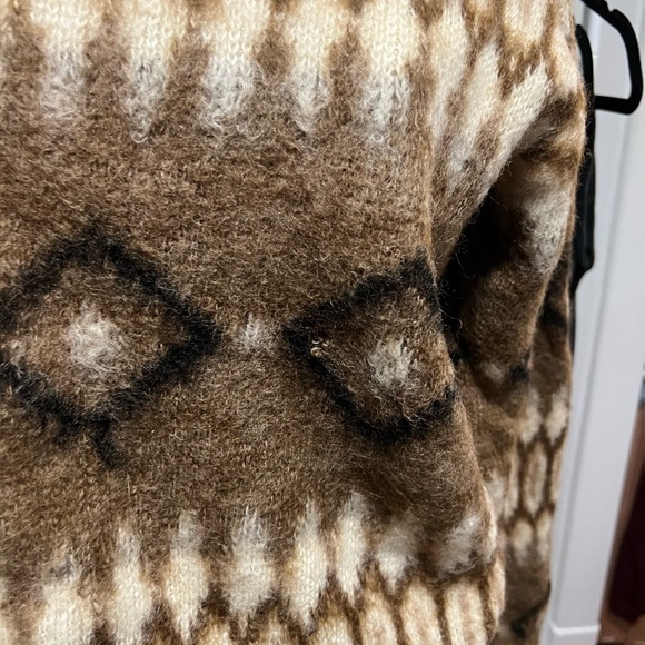 Beautiful pattern wool sweater - Picture 8 of 9